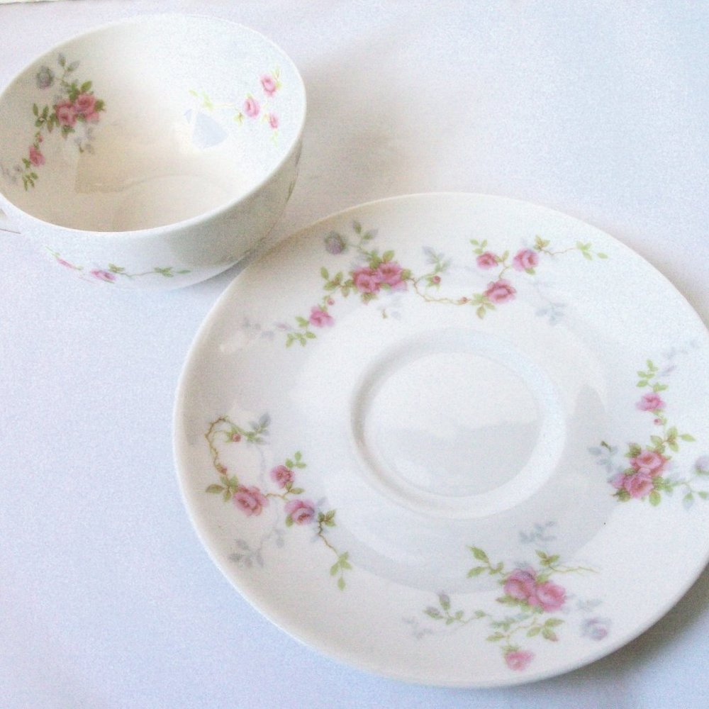 Haviland "Touraine" cup/saucer set (#EV371) - Picture 3 of 8